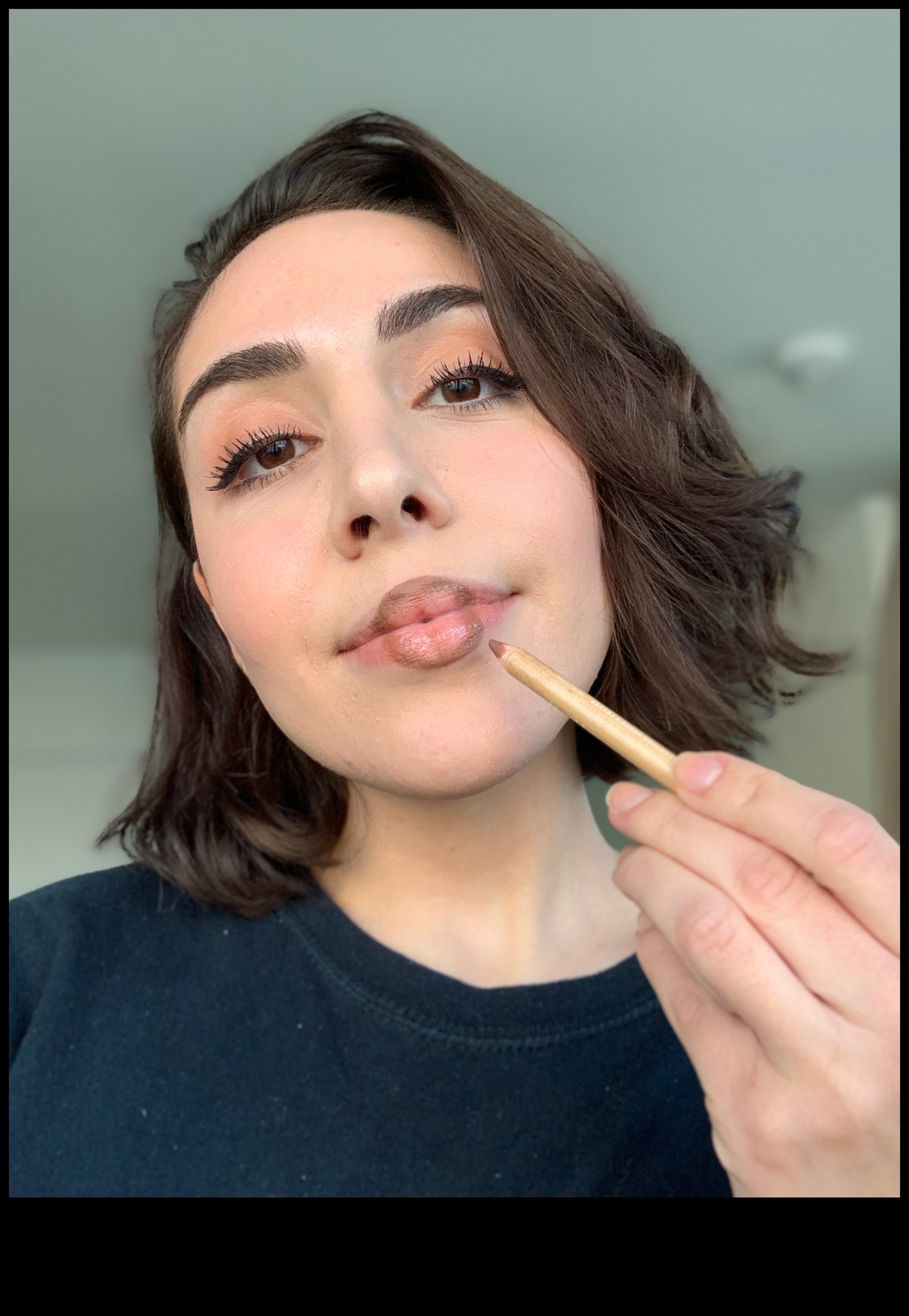 סגנונות שפתיים חדשניים: בחינת טרנדים מודרניים ואמנותיים של תוחם שפתיים