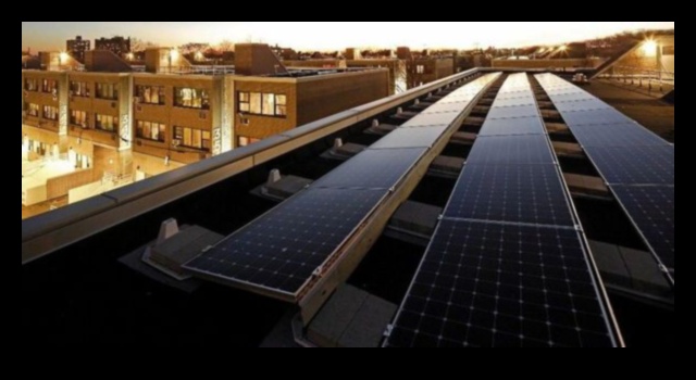 Tech Mavericks: פורץ דרך באמנויות יצירתיות ופתרונות אנרגיה מתחדשת