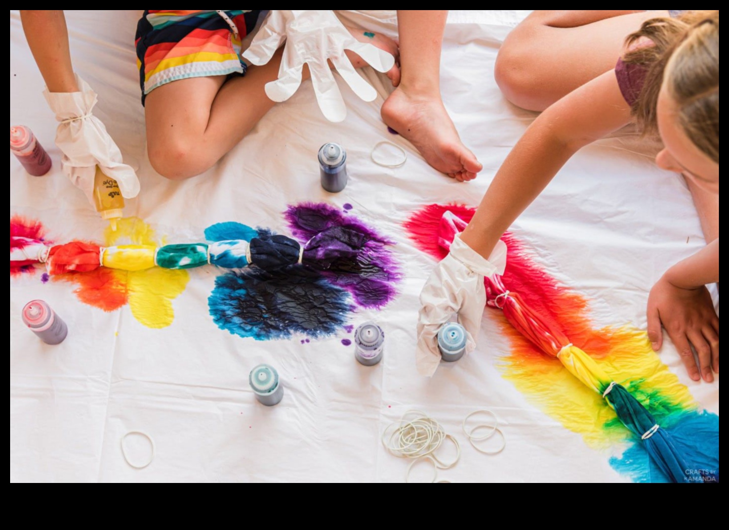 צבע עשה זאת בעצמך לילדים: יצירת אומנות לבישה צבעונית